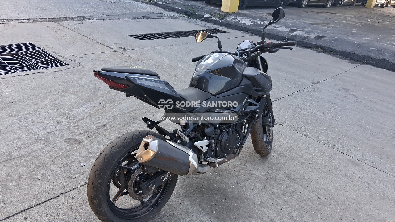 Kawasaki Z 400 - 2019/2020 — foto 4 de 12