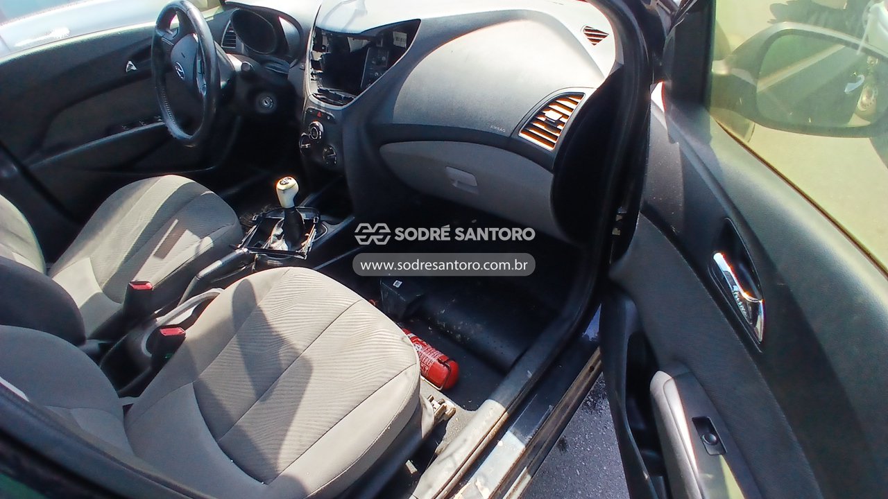 Hyundai Hb20s 1.6m Prem - 2014/2014 — foto 7 de 12