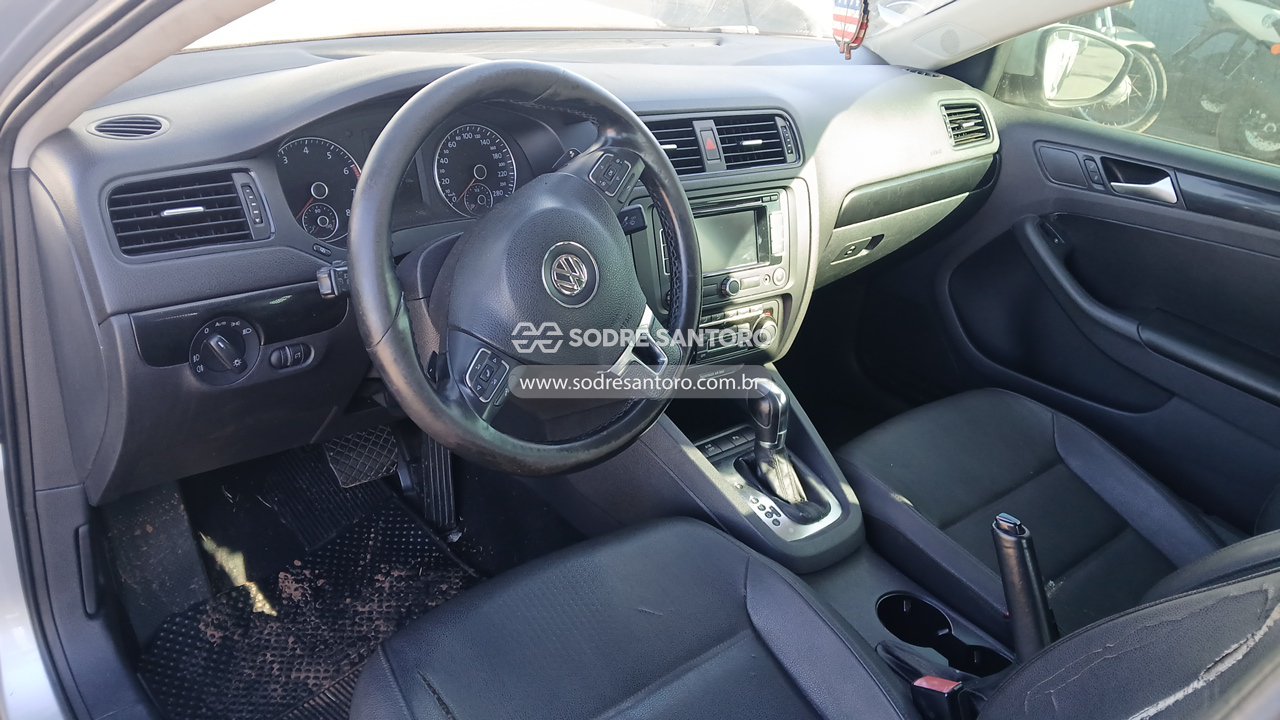 Volkswagen Jetta 2.0 - 2011/2012 — foto 6 de 12