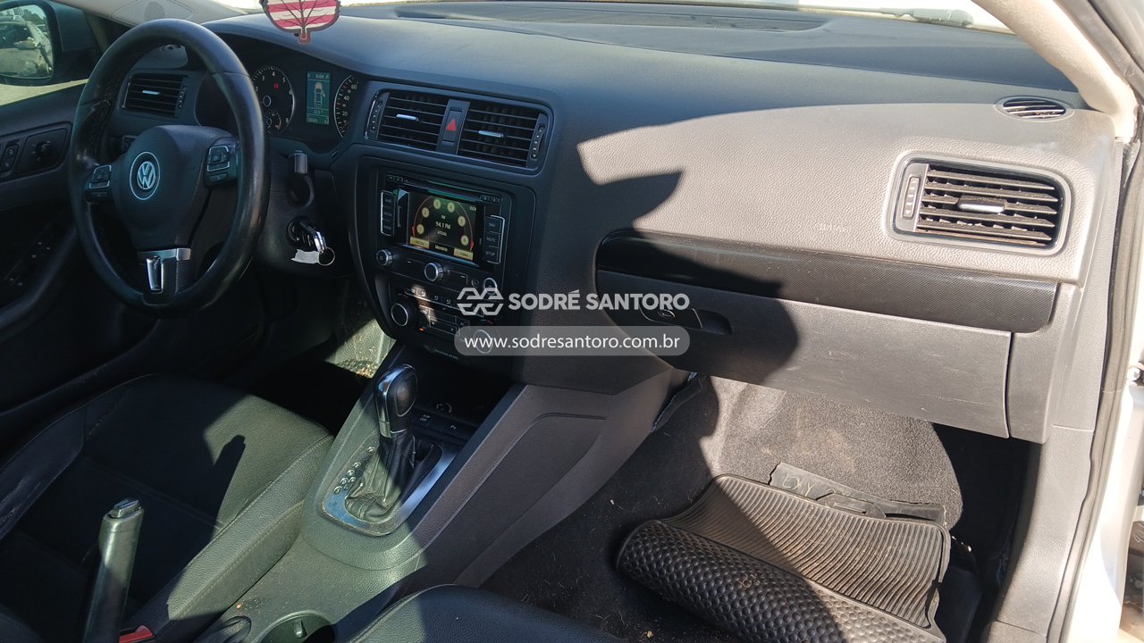 Volkswagen Jetta 2.0 - 2011/2012 — foto 8 de 12