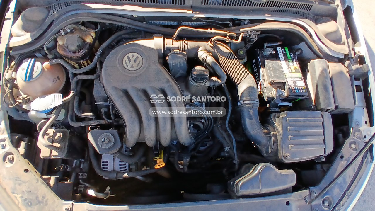 Volkswagen Jetta 2.0 - 2011/2012 — foto 5 de 12