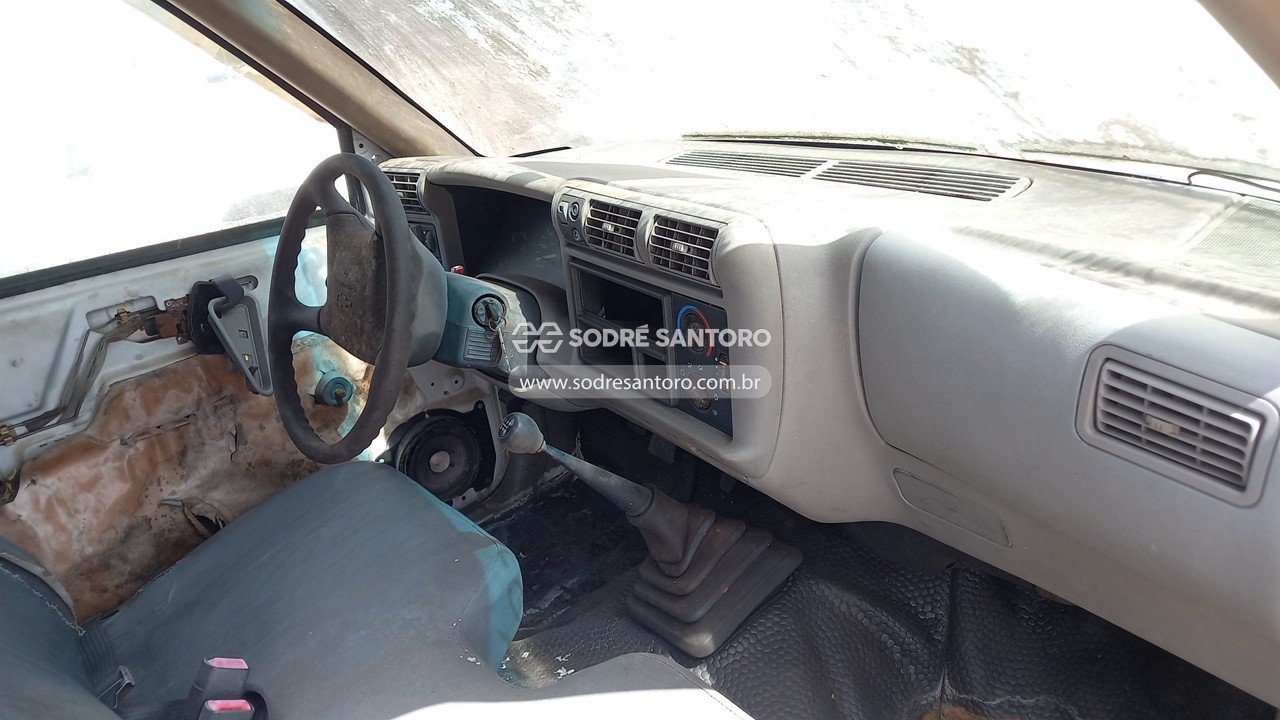 Foto 8 de 13: CHEVROLET - S10 2.5 D 4X4 1998/1998