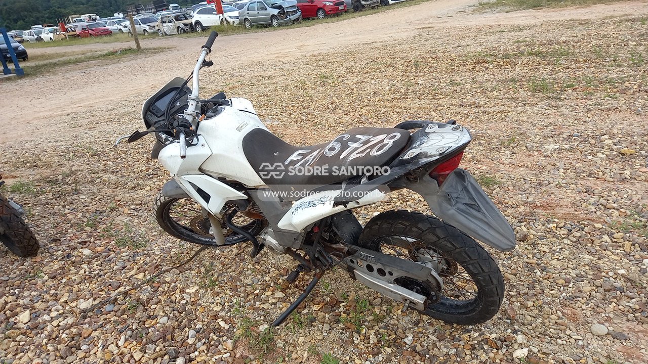 Foto 2: HONDA - XRE 300 2016/2016