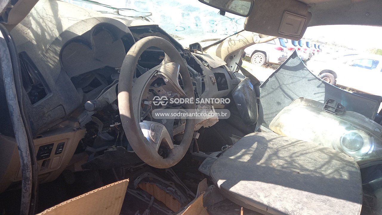 Foto 6 de 13: TOYOTA - HILUX SW4 4X2SR 2014/2014