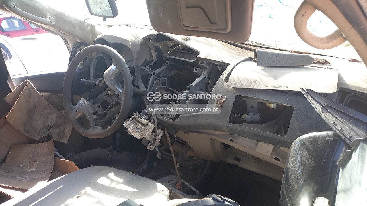 Foto 7 de 13: TOYOTA - HILUX SW4 4X2SR 2014/2014
