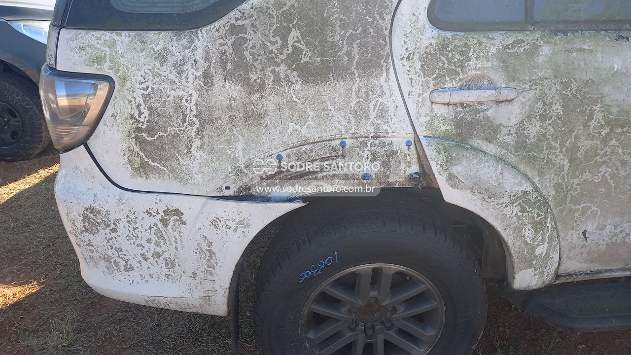 Foto 11 de 13: TOYOTA - HILUX SW4 4X2SR 2014/2014