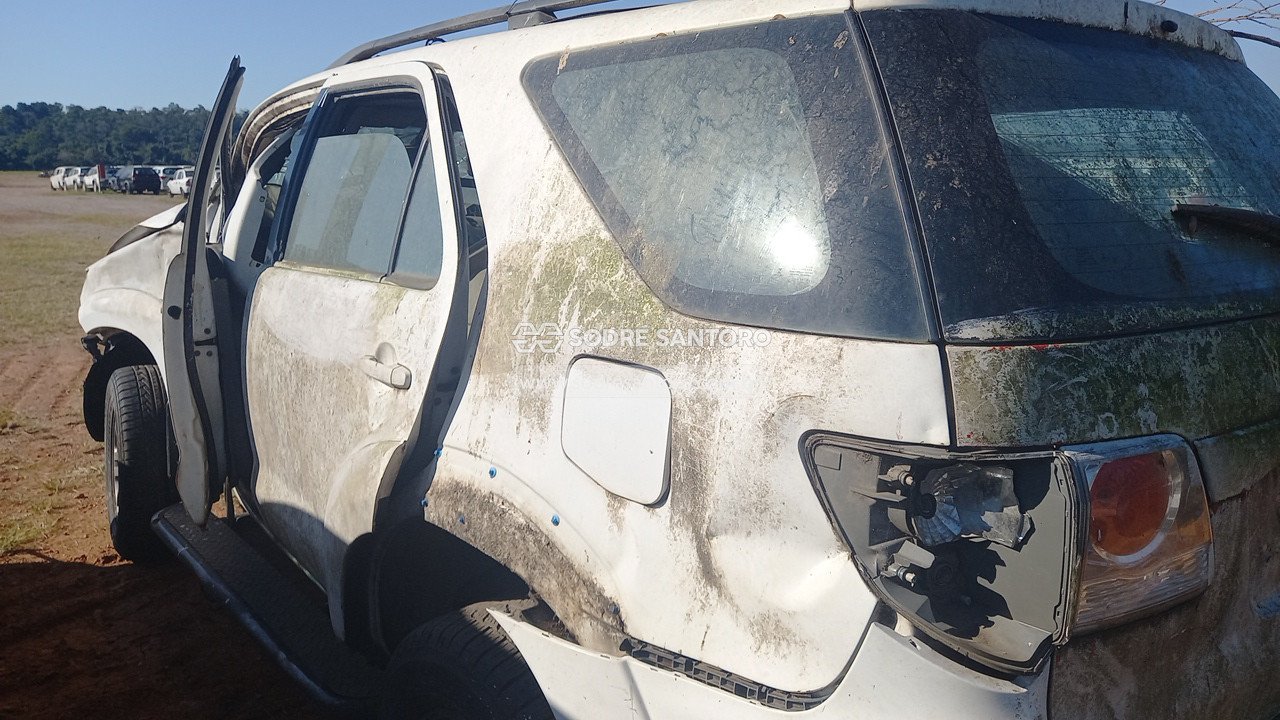 Foto 12 de 13: TOYOTA - HILUX SW4 4X2SR 2014/2014