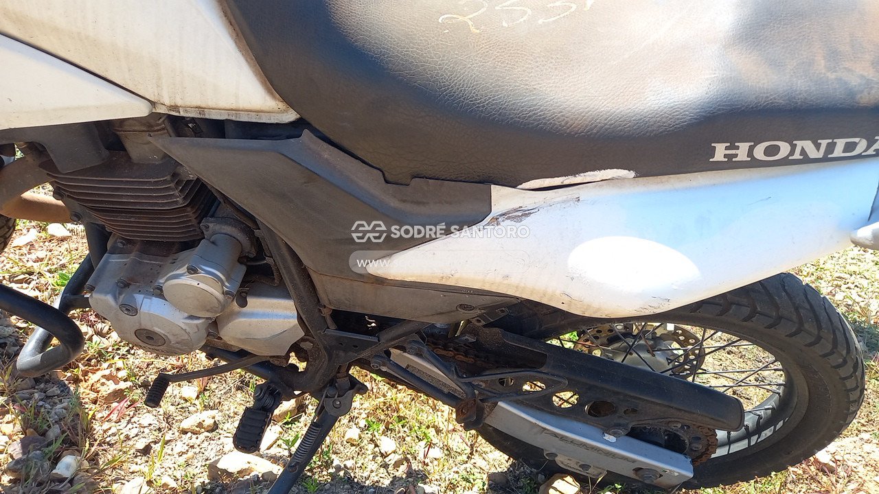 Foto 8 de 13: HONDA - XRE 300 2016/2016