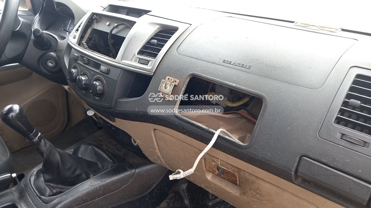 Foto 10 de 13: TOYOTA - HILUX SW4 4X2SR 2014/2014