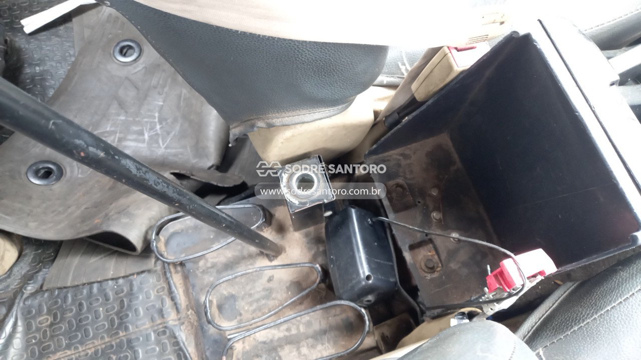 Foto 11 de 13: TOYOTA - HILUX SW4 4X2SR 2014/2014
