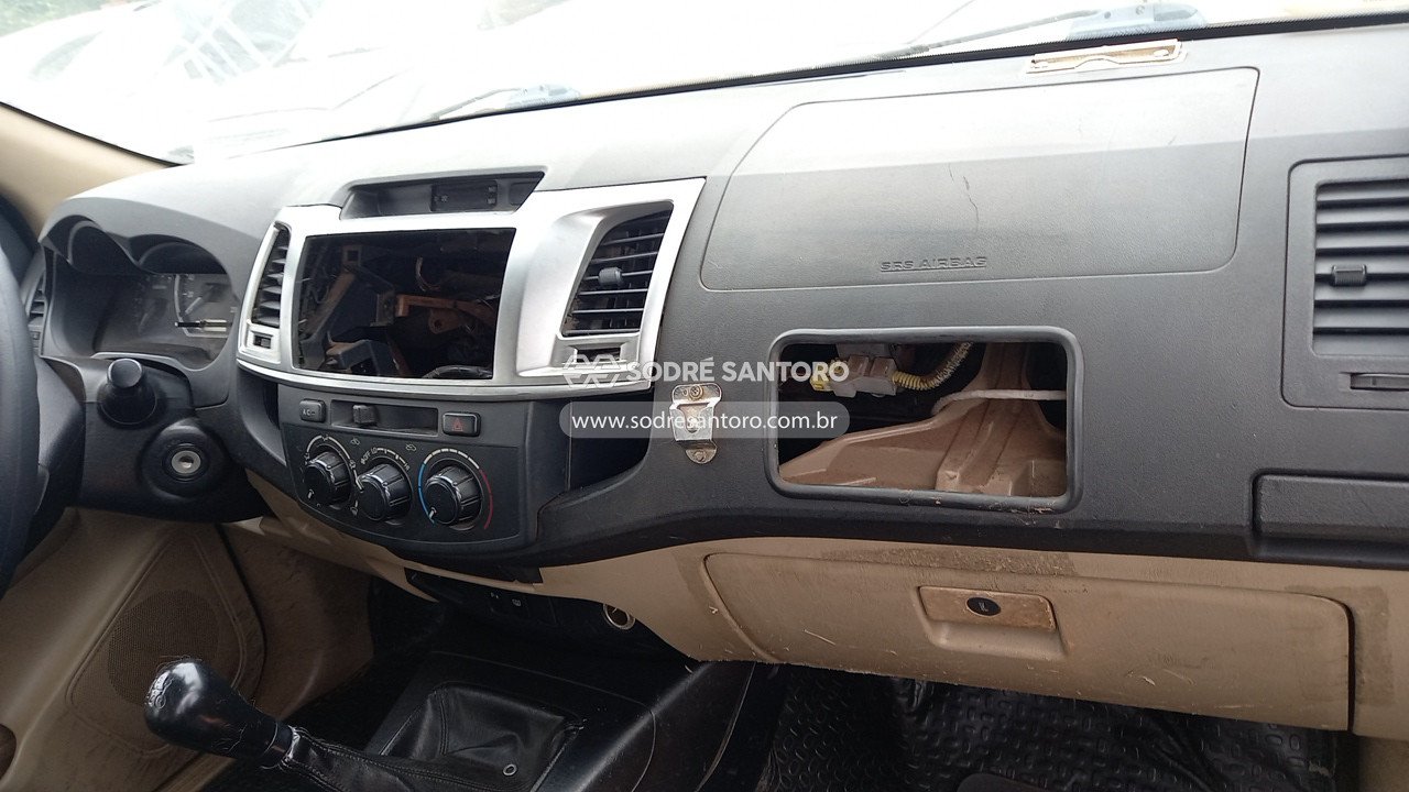 Foto 11 de 13: TOYOTA - HILUX SW4 4X2SR 2014/2014
