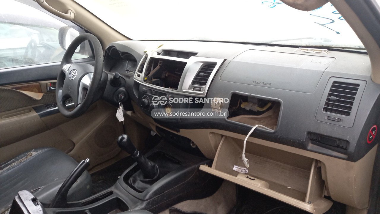Foto 7 de 13: TOYOTA - HILUX SW4 4X2SR 2014/2014
