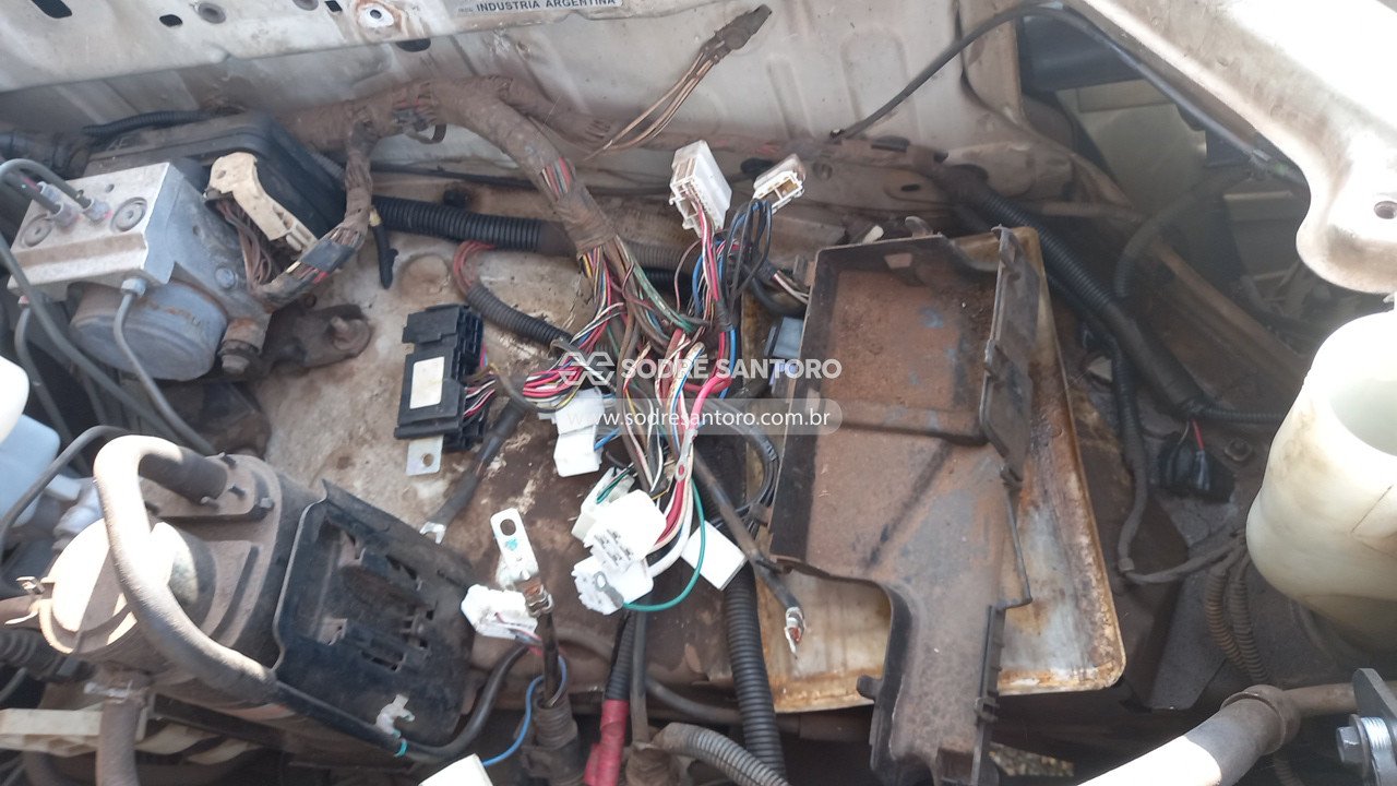 Foto 12 de 13: TOYOTA - HILUX SW4 4X2SR 2014/2014