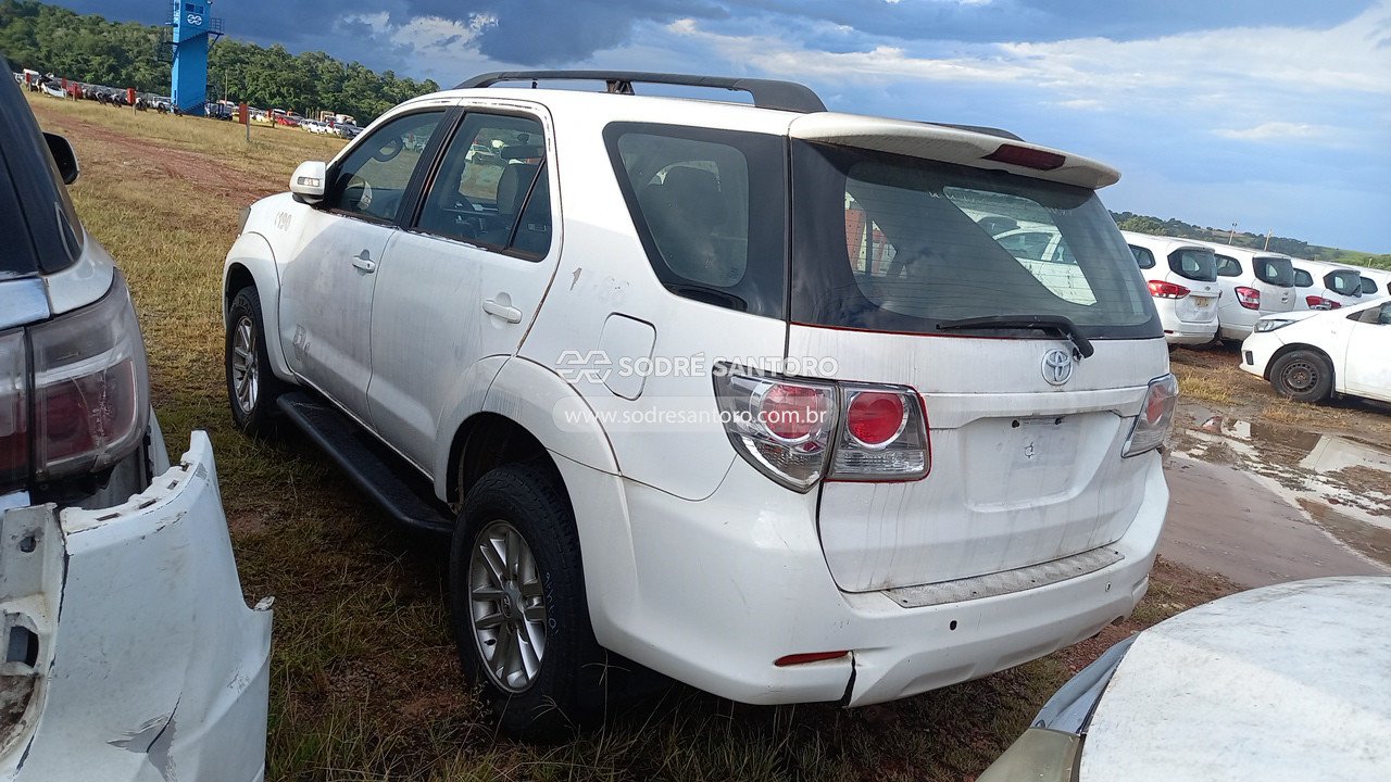 Foto 2: TOYOTA - HILUX SW4 4X2SR 2014/2014
