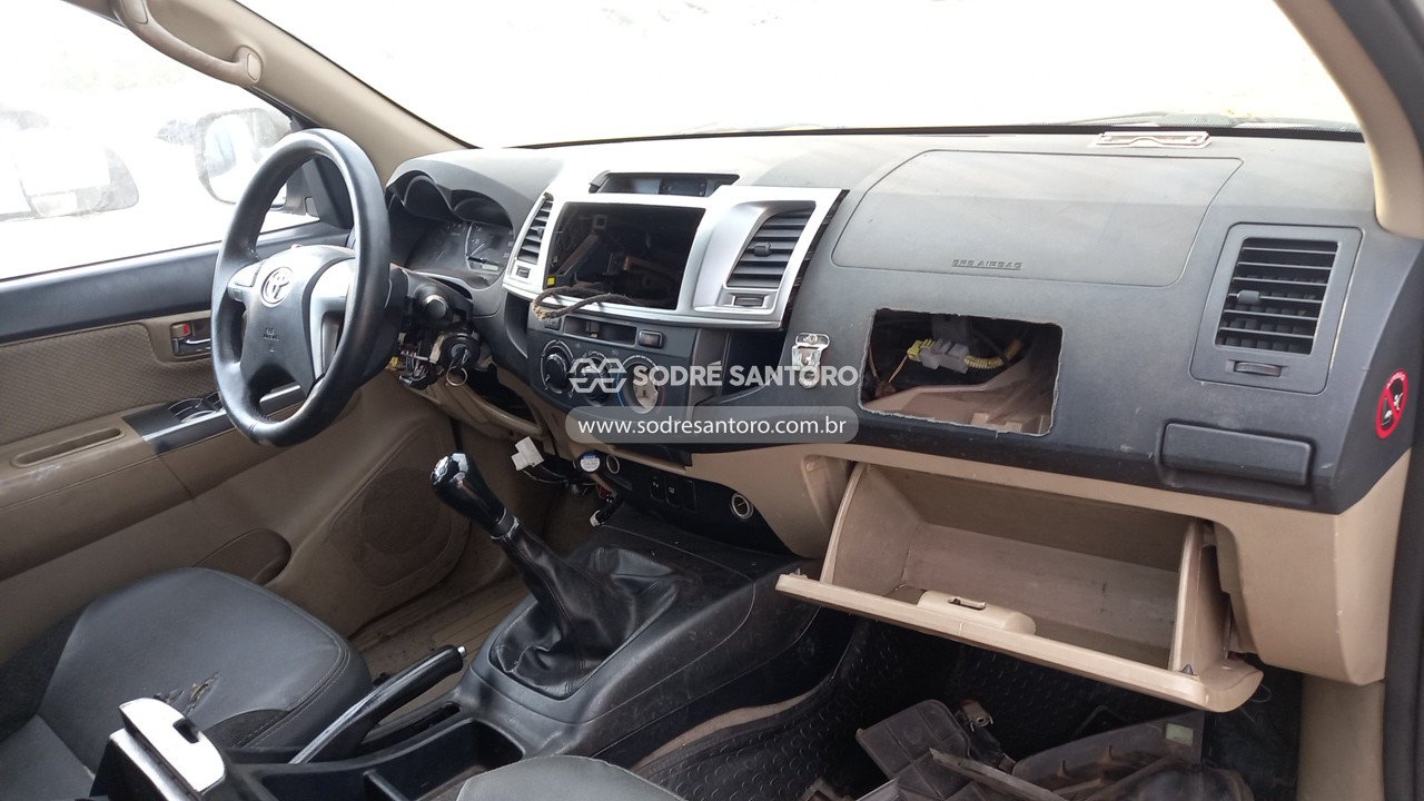 Foto 7 de 13: TOYOTA - HILUX SW4 4X2SR 2014/2014