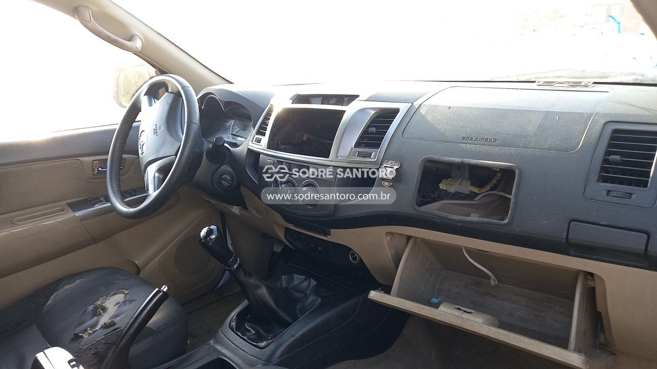 Foto 7 de 13: TOYOTA - HILUX 2014/2014