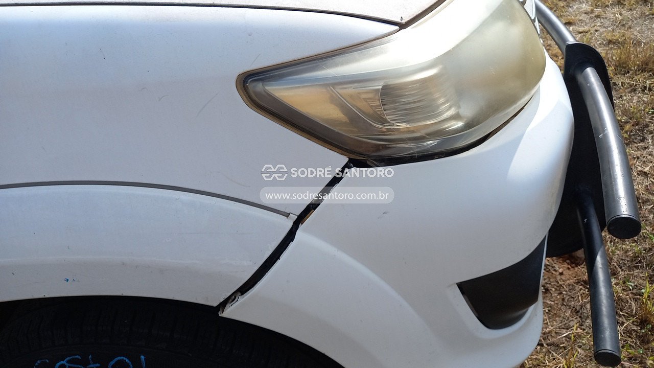 Foto 10 de 13: TOYOTA - HILUX SW4 4X2SR 2014/2014