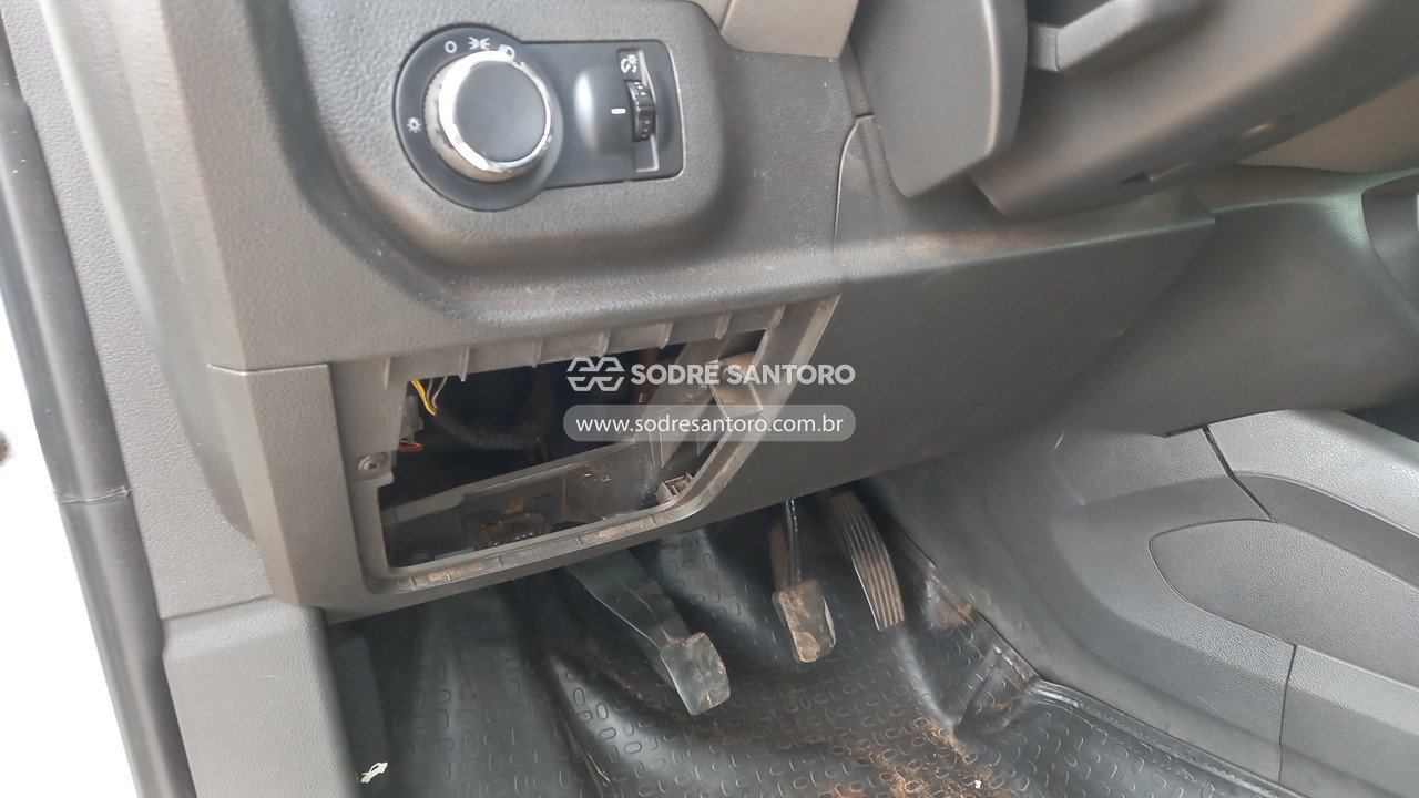Foto 10 de 13: CHEVROLET - SPIN 1.8 LT 2015/2016