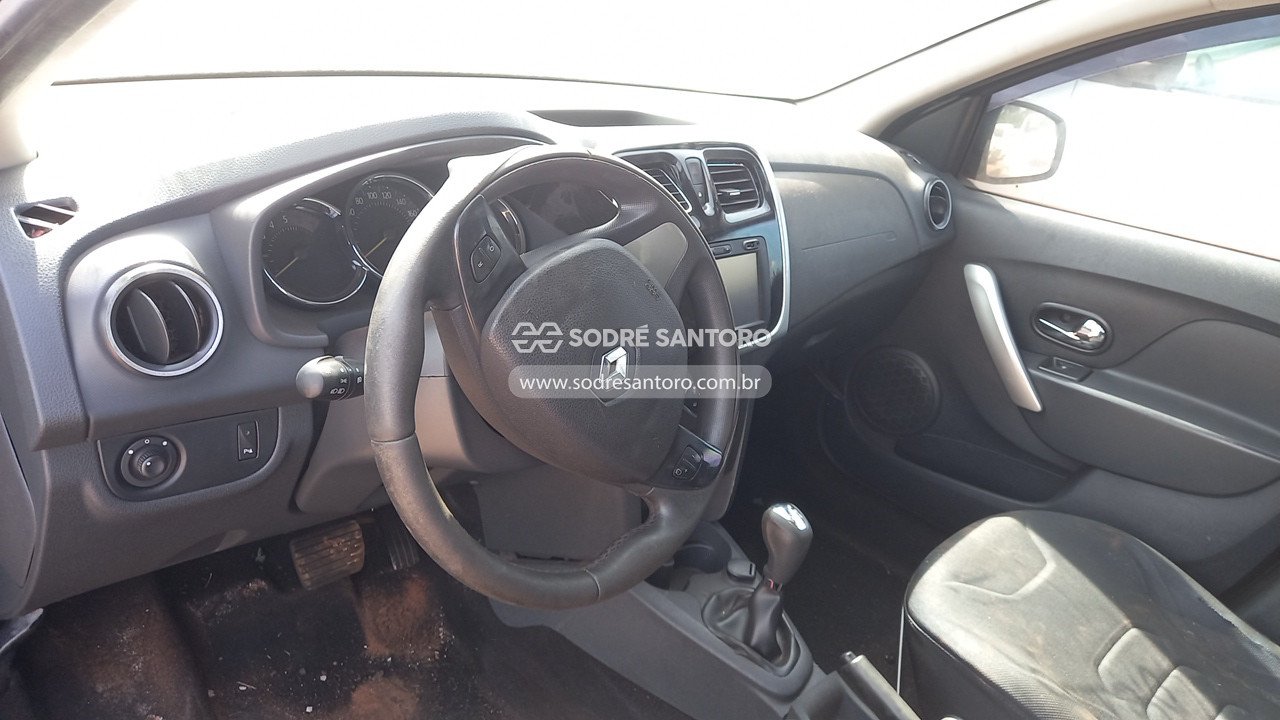 Foto 6 de 13: RENAULT - SANDERO 2015/2016
