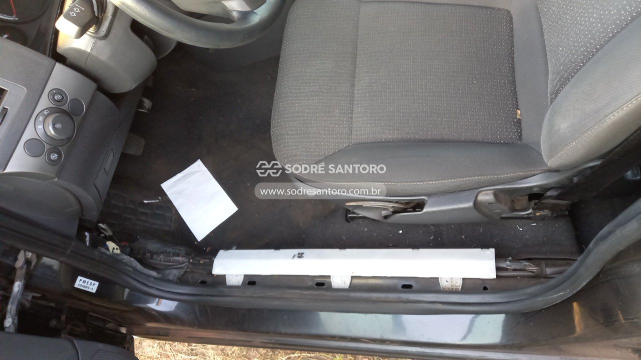 Foto 12 de 13: CHEVROLET - VECTRA EXPRESSION 2.0 MPFI FLEXPOWER AUT 2010/2011