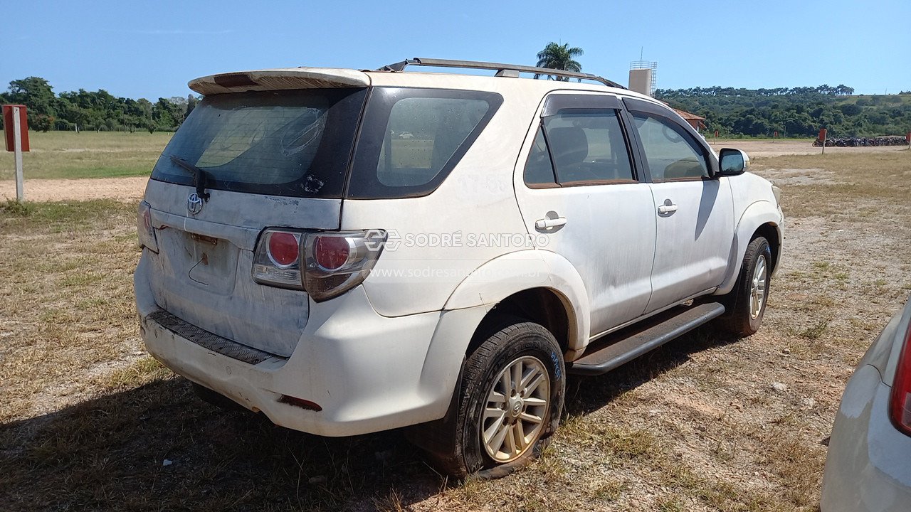Foto 4: TOYOTA - HILUX SW4 SR 4X2 2.7/ 2.7 FLEX 16V AUT. 2013/2013