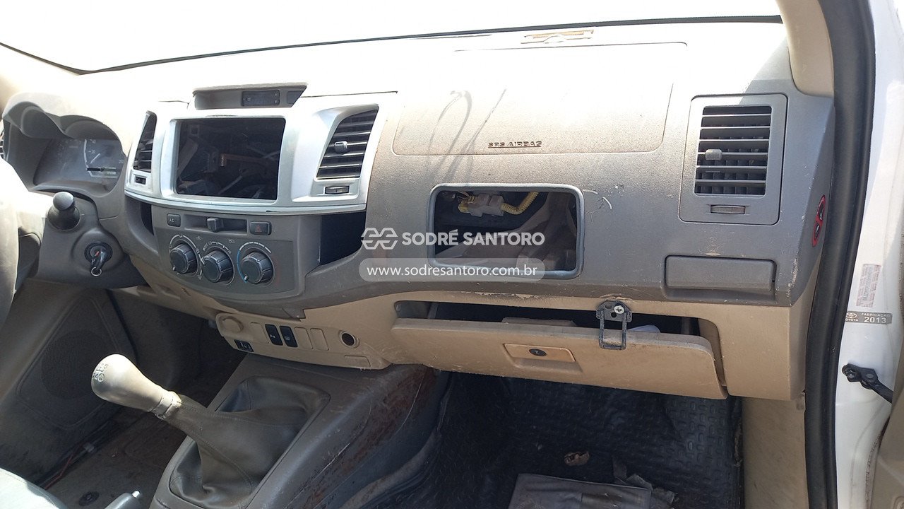 Foto 11 de 13: TOYOTA - HILUX SW4 SR 4X2 2.7/ 2.7 FLEX 16V AUT. 2013/2013