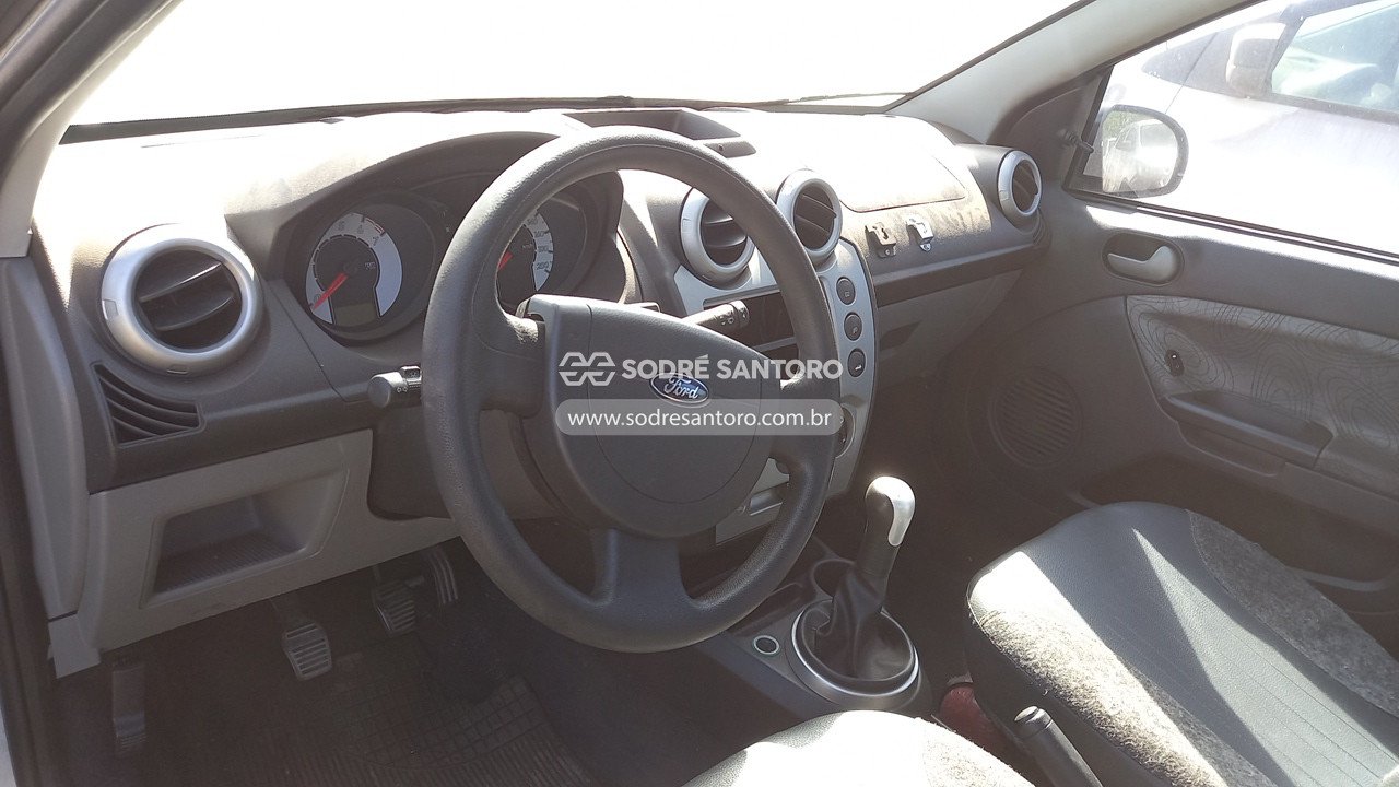 Foto 6 de 13: FORD - FIESTA 2010/2010