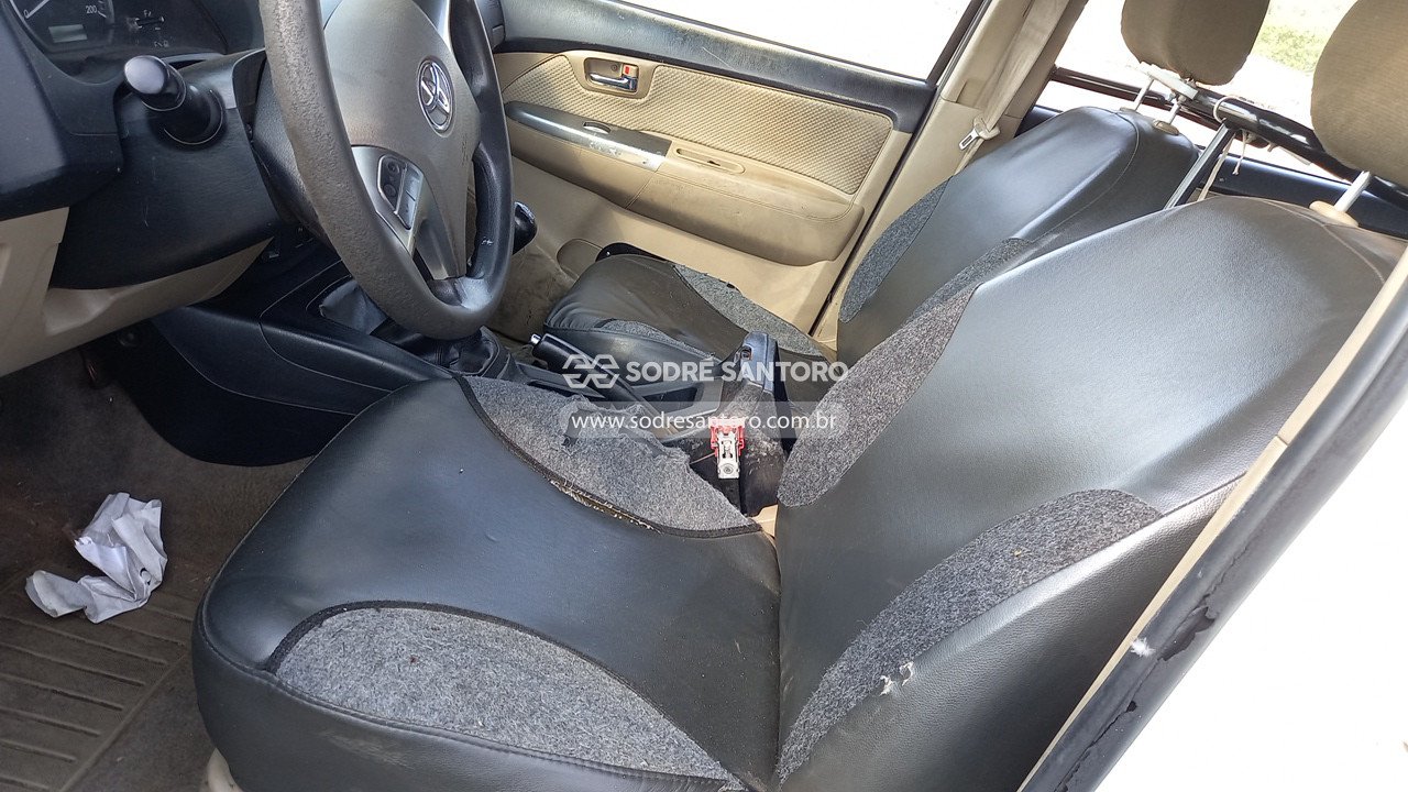 Foto 8 de 13: TOYOTA - HILUX 2014/2014