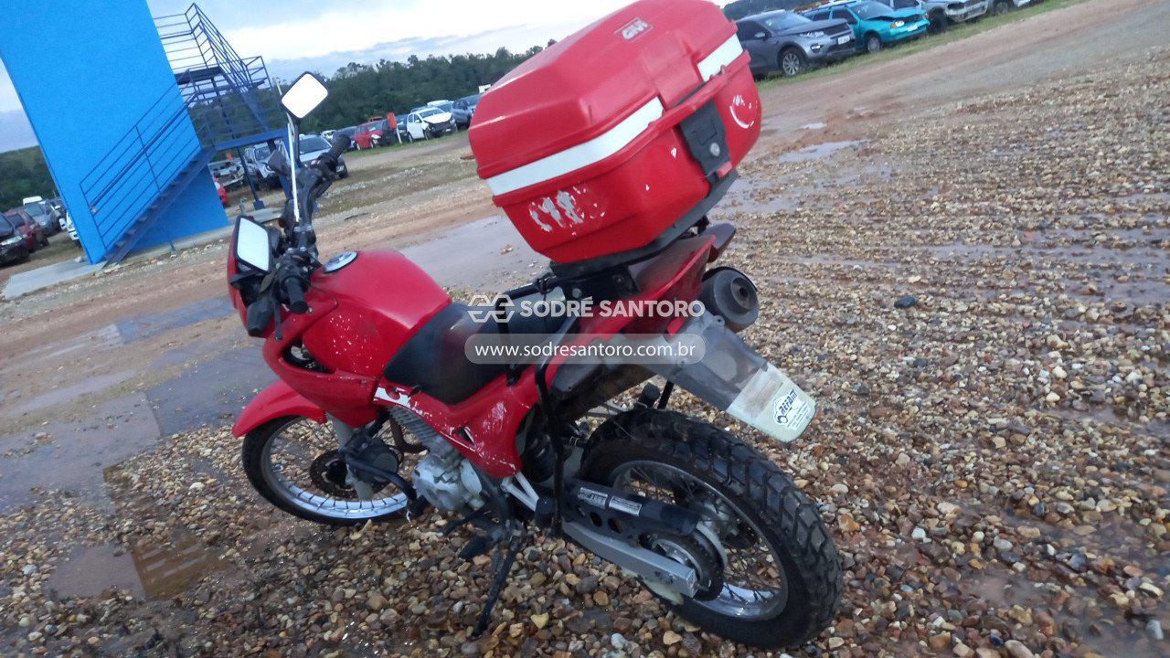 Foto 12 de 13: HONDA - NX-4 FALCON 400 2002/2002