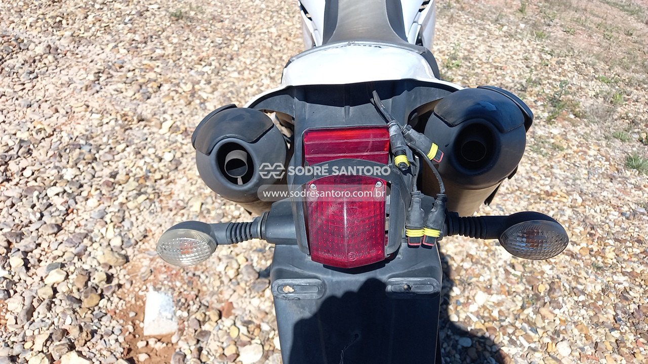 Foto 8 de 13: YAMAHA - XT660 2016/2017
