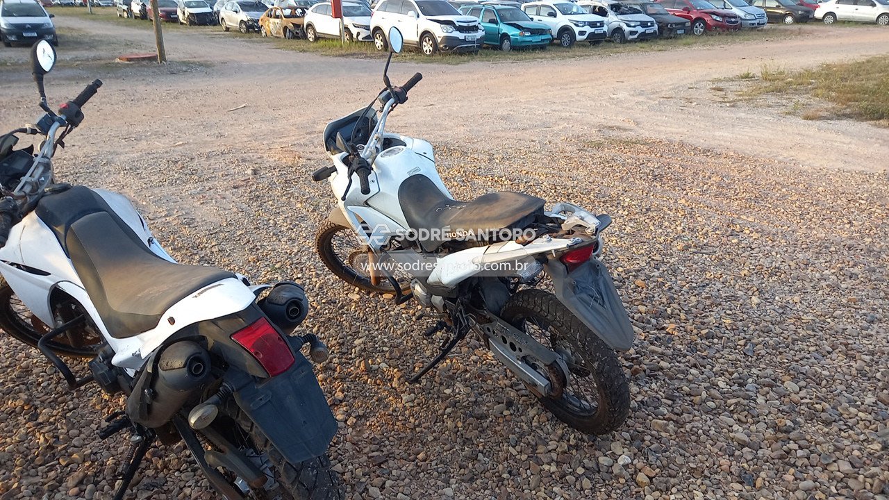 Foto 2: HONDA - XRE 300 2016/2016