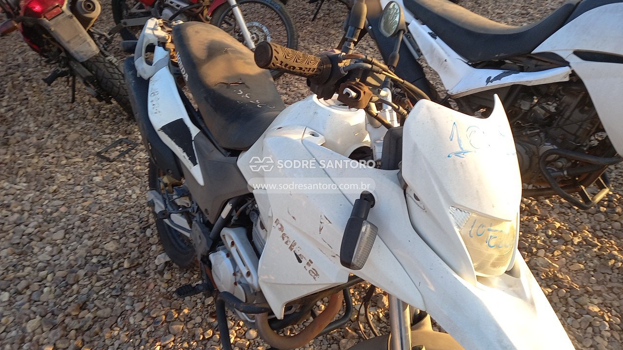 Foto 9 de 13: HONDA - XRE 300 2016/2016