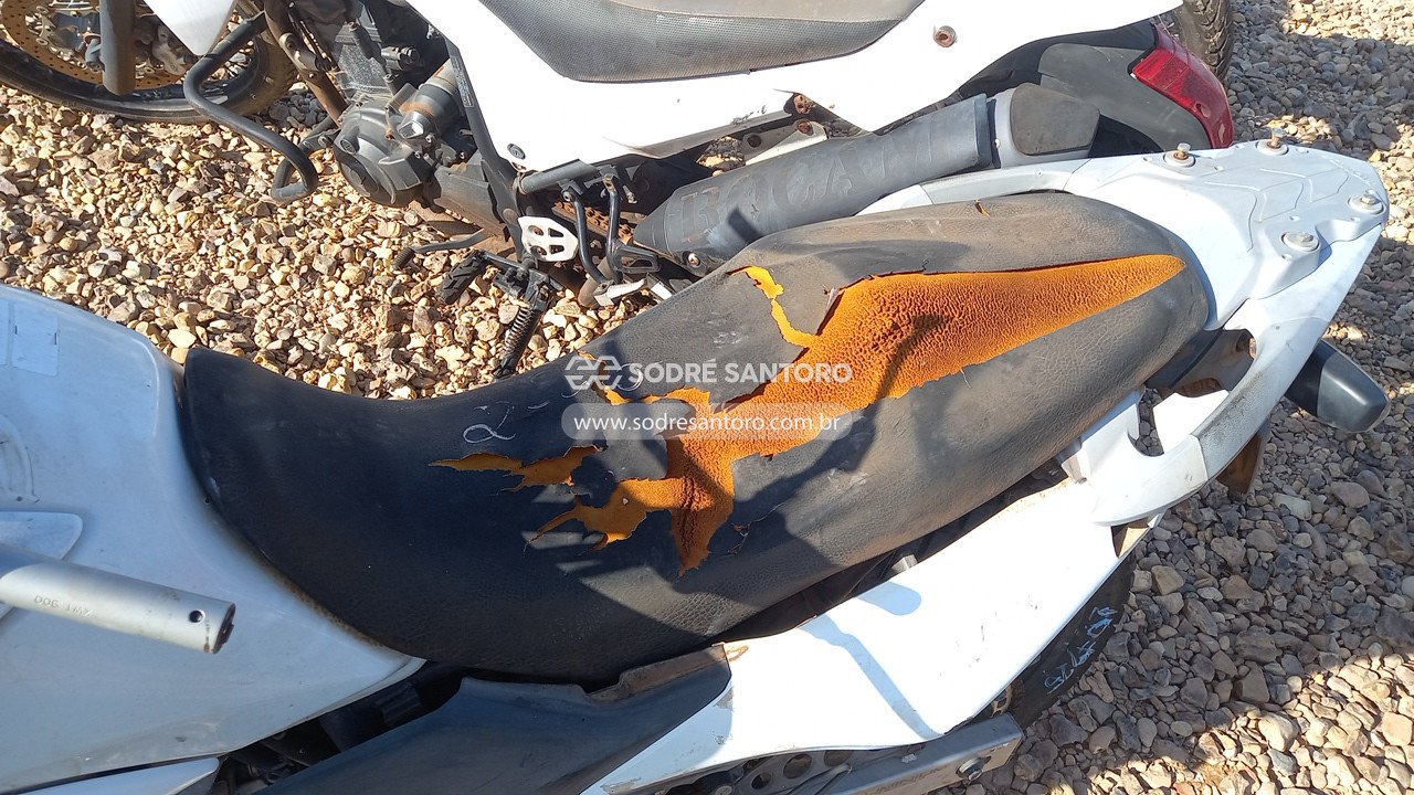 Foto 8 de 13: HONDA - XRE 300 P 2013/2013