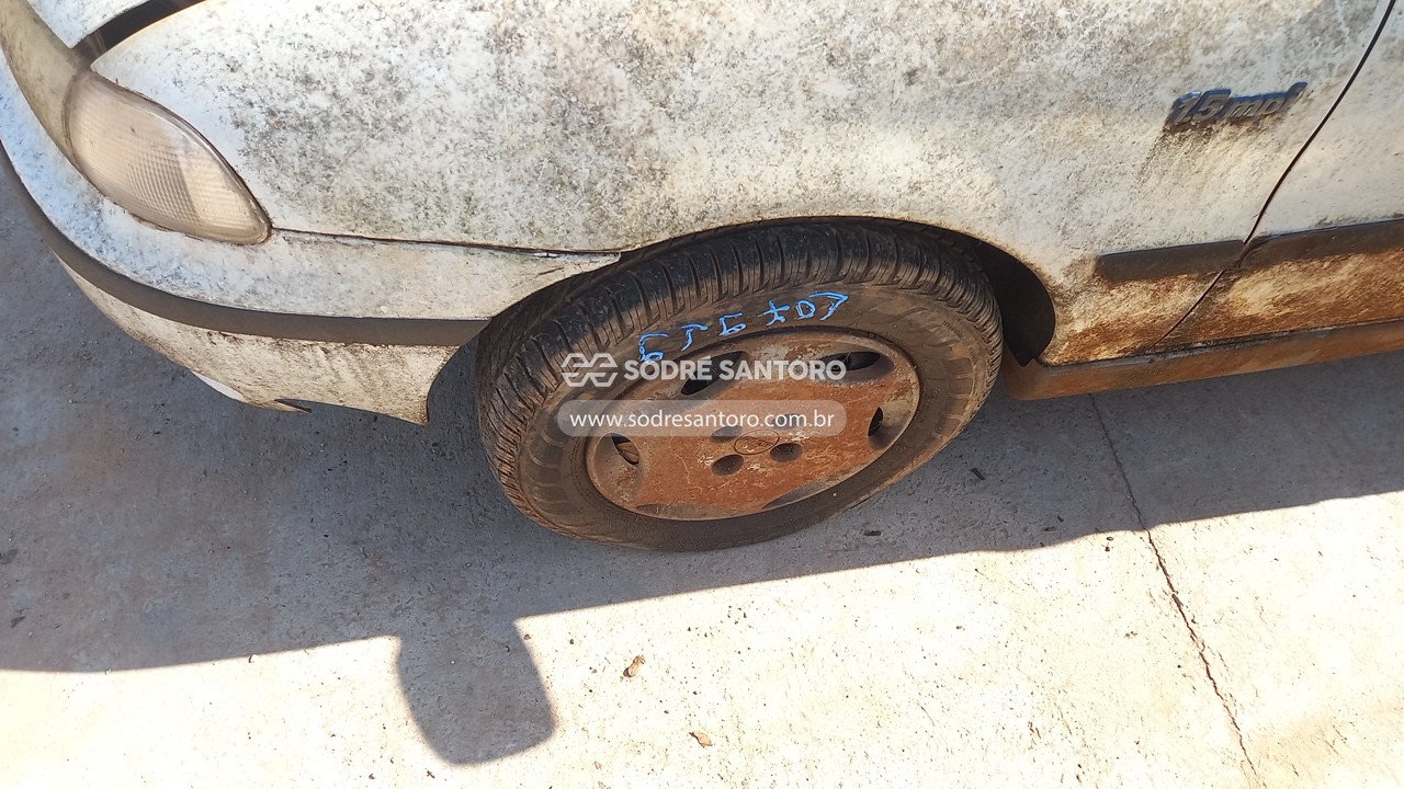 Foto 12 de 13: FIAT - PALIO WEEKEND ELX 2000/2000