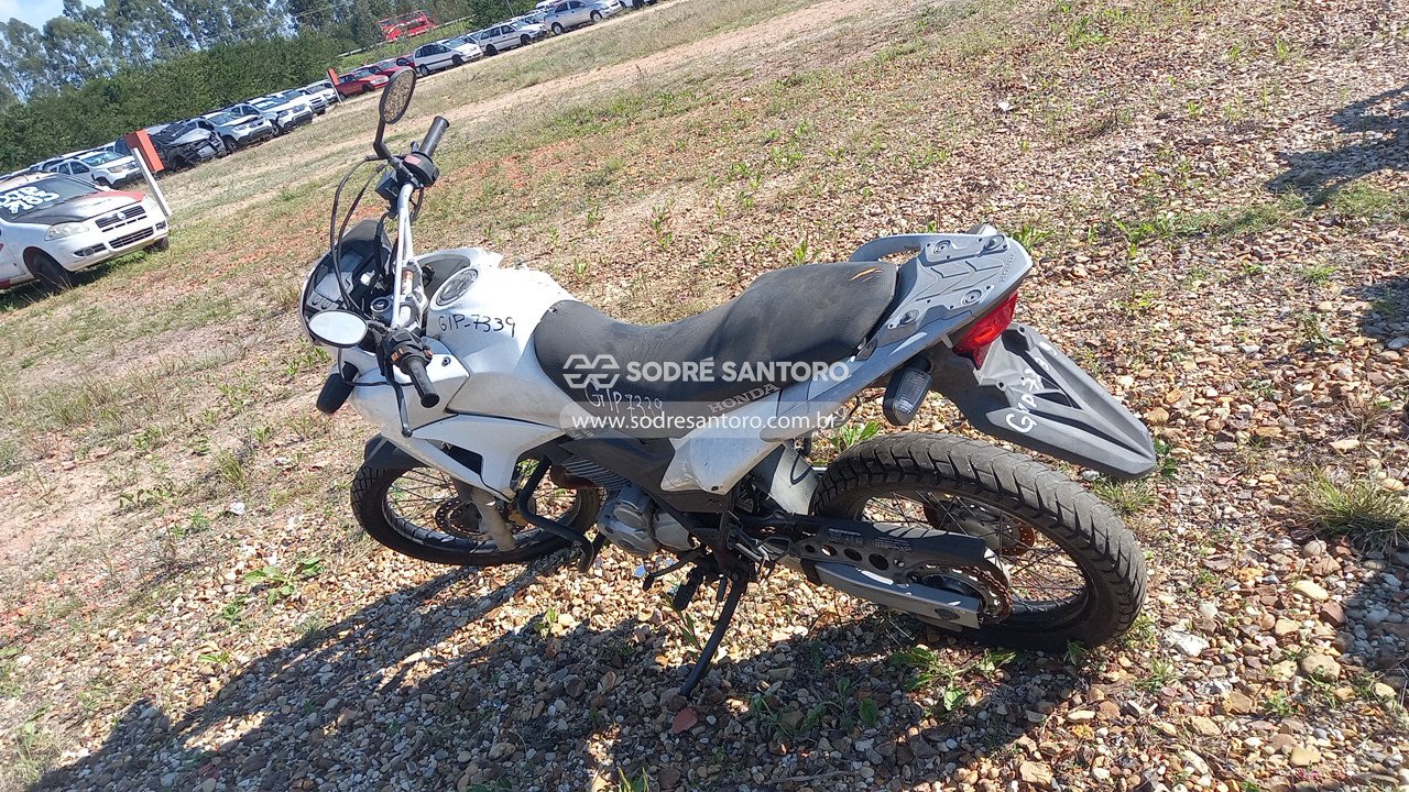 Foto 2: HONDA - XRE 300 2016/2016