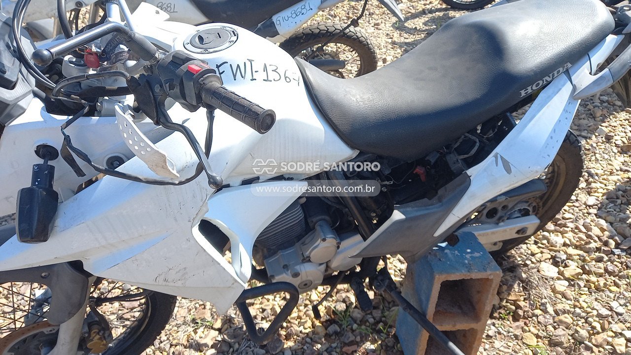 Foto 8 de 13: HONDA - XRE 300 2016/2016