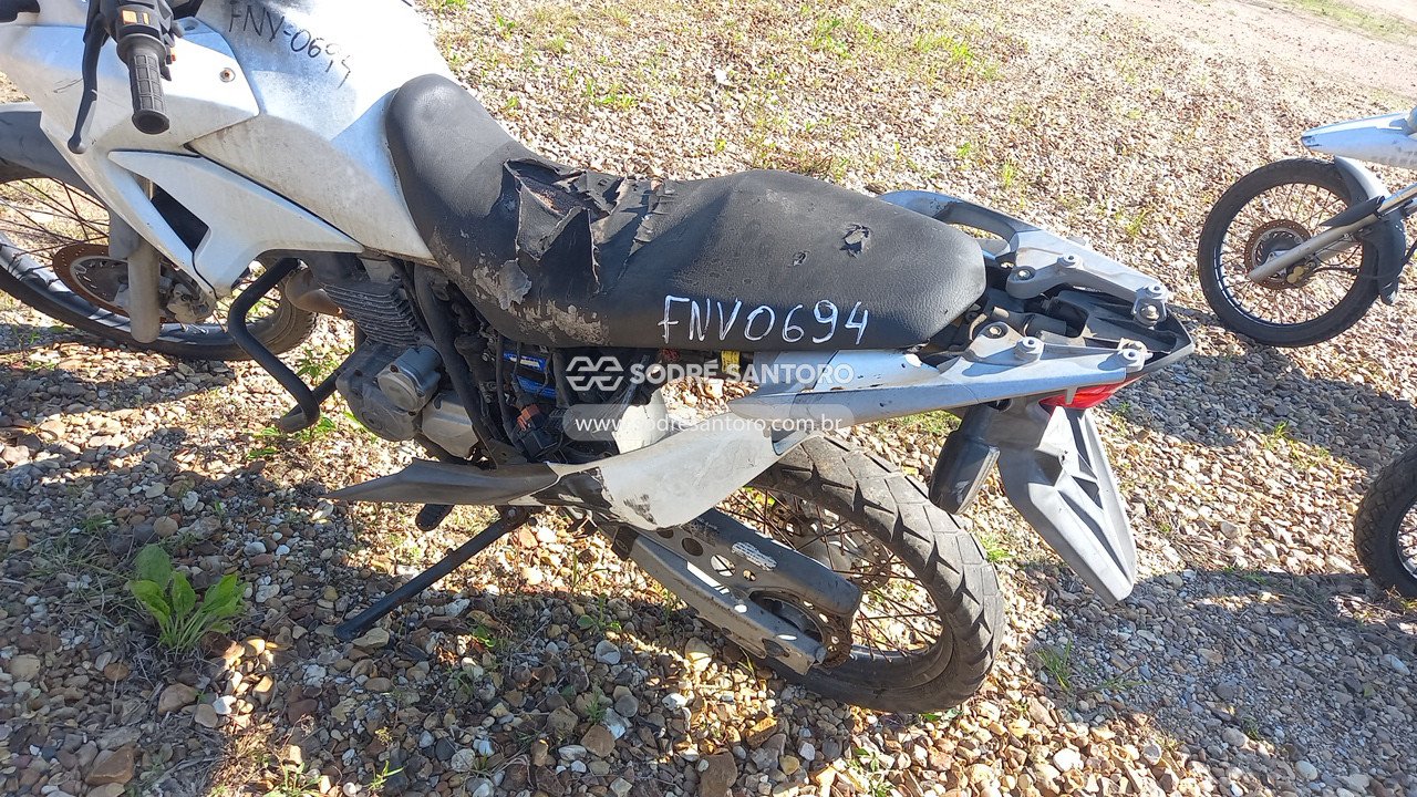 Foto 9 de 13: HONDA - XRE 300 2016/2016