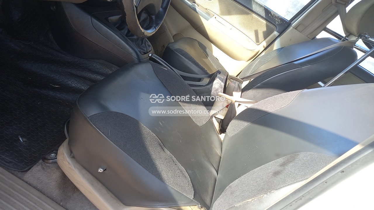 Foto 8 de 13: TOYOTA - HILUX SW4 2014/2014