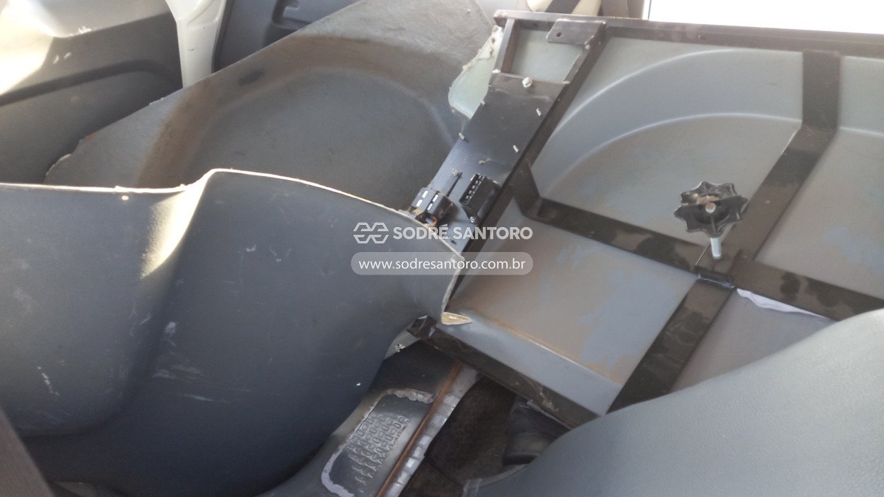 Foto 10 de 13: CHEVROLET - SPIN 1.8L MT LT 2015/2016