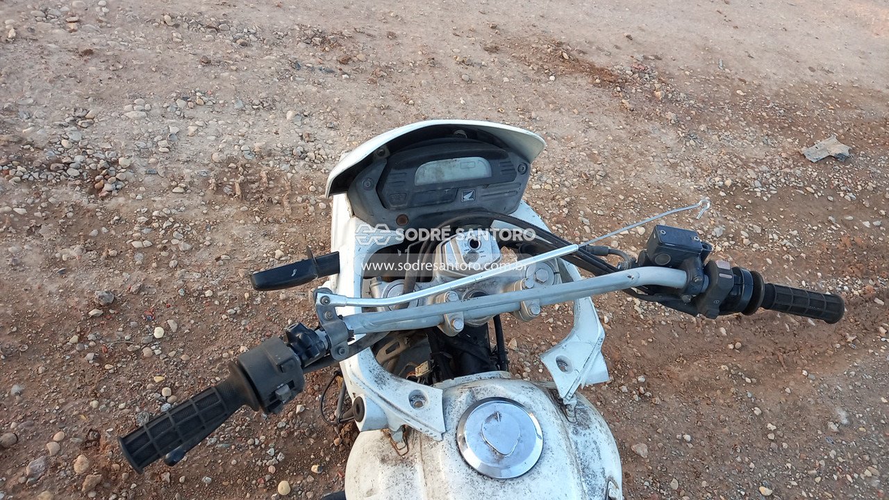 Foto 12 de 13: HONDA - XRE 300 P 2013/2013