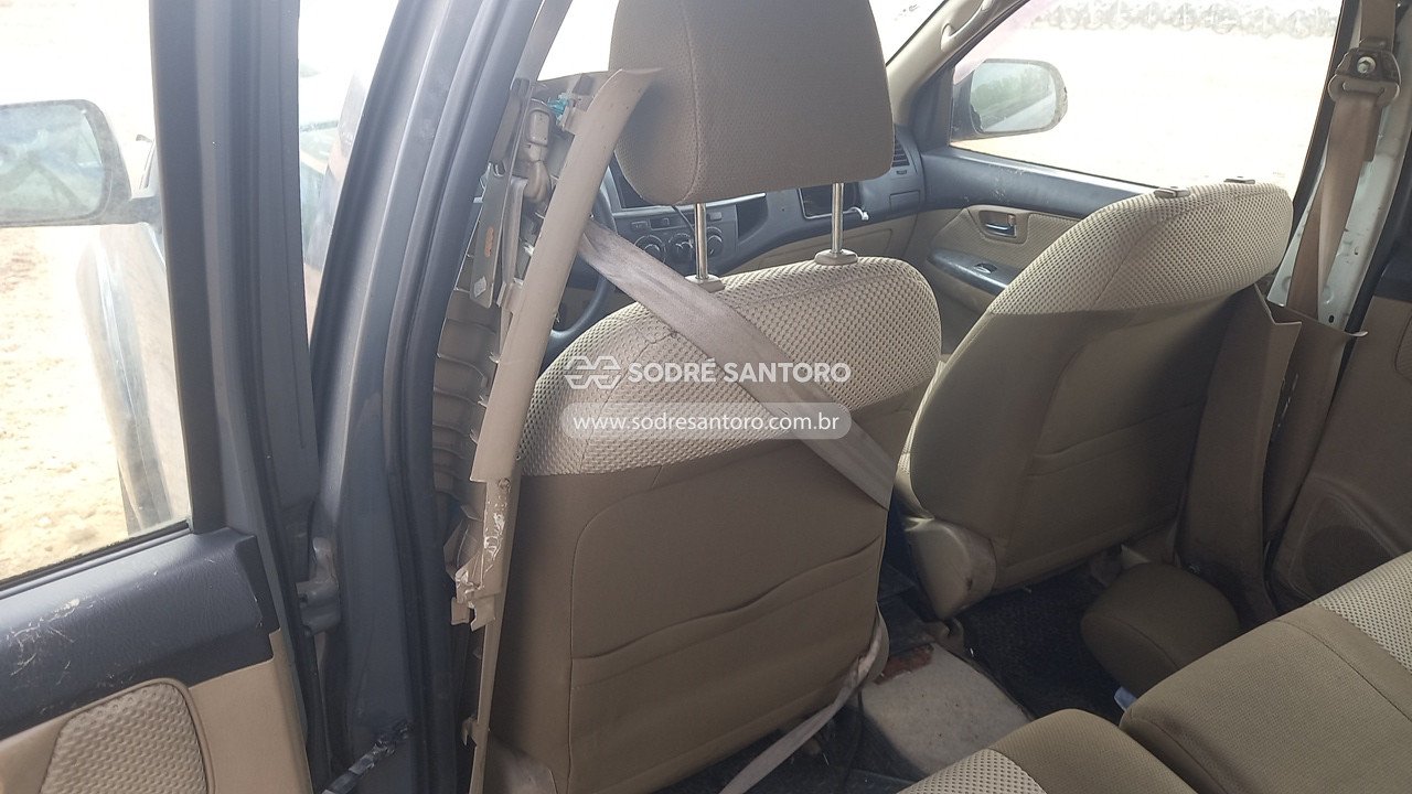 Foto 10 de 13: TOYOTA - HILUX SW4 4X2SR 2014/2014