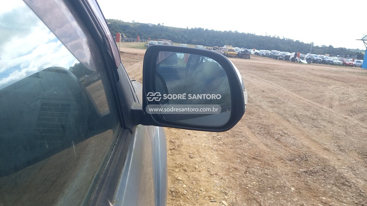 Foto 12 de 13: TOYOTA - HILUX SW4 4X2SR 2014/2014