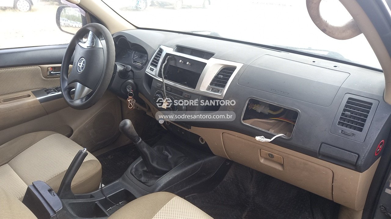 Foto 7 de 13: TOYOTA - HILUX SW4 4X2SR 2014/2014