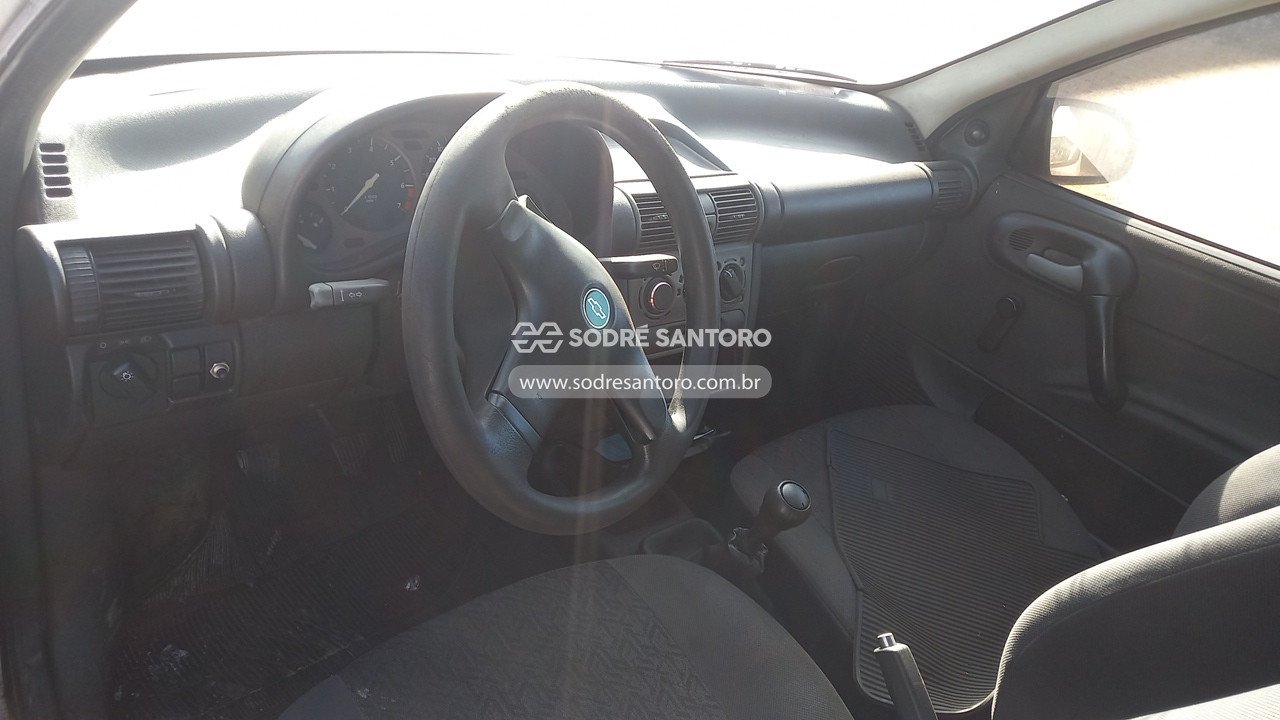 Foto 6 de 13: CHEVROLET - CORSA CLASSIC 2003/2003