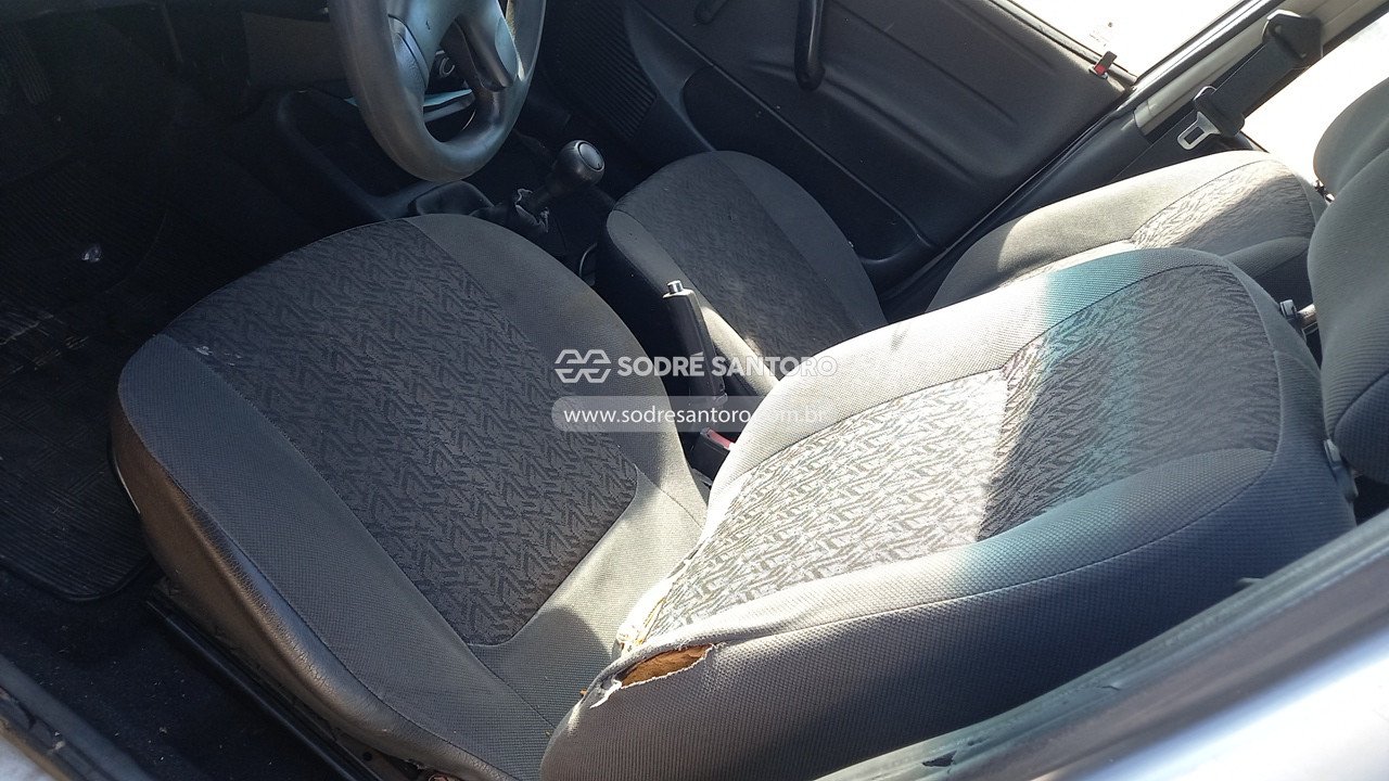 Foto 8 de 13: CHEVROLET - CORSA CLASSIC 2003/2003