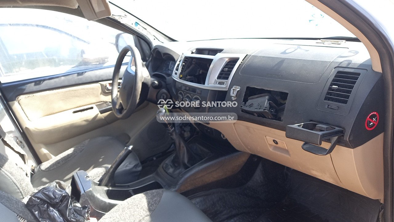 Foto 7 de 13: TOYOTA - HILUX SW4 4X2SR 2014/2014