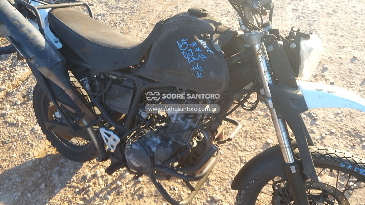 Foto 10 de 13: YAMAHA - XT 660R 2011/2012