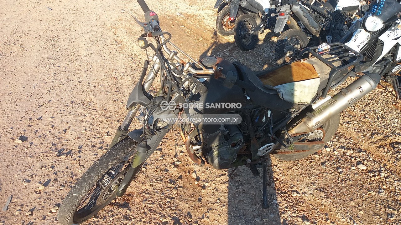 Foto 8 de 13: YAMAHA - XT 660R 2011/2012
