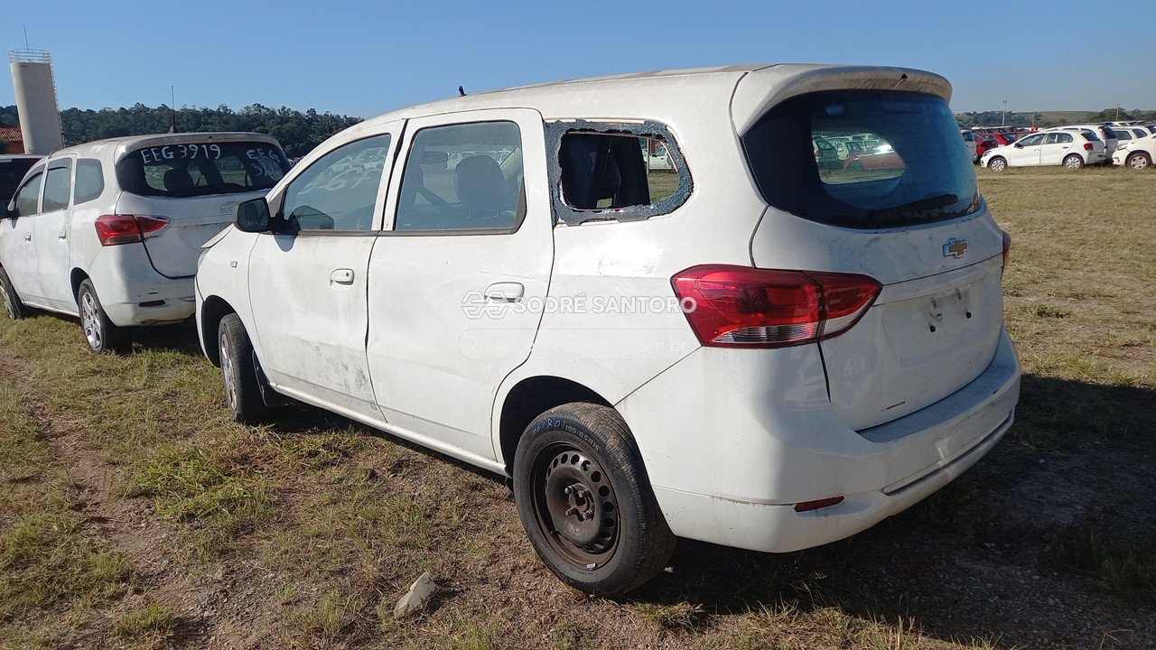 Foto 2: CHEVROLET - SPIN 1.8L MT LS E 2019/2020