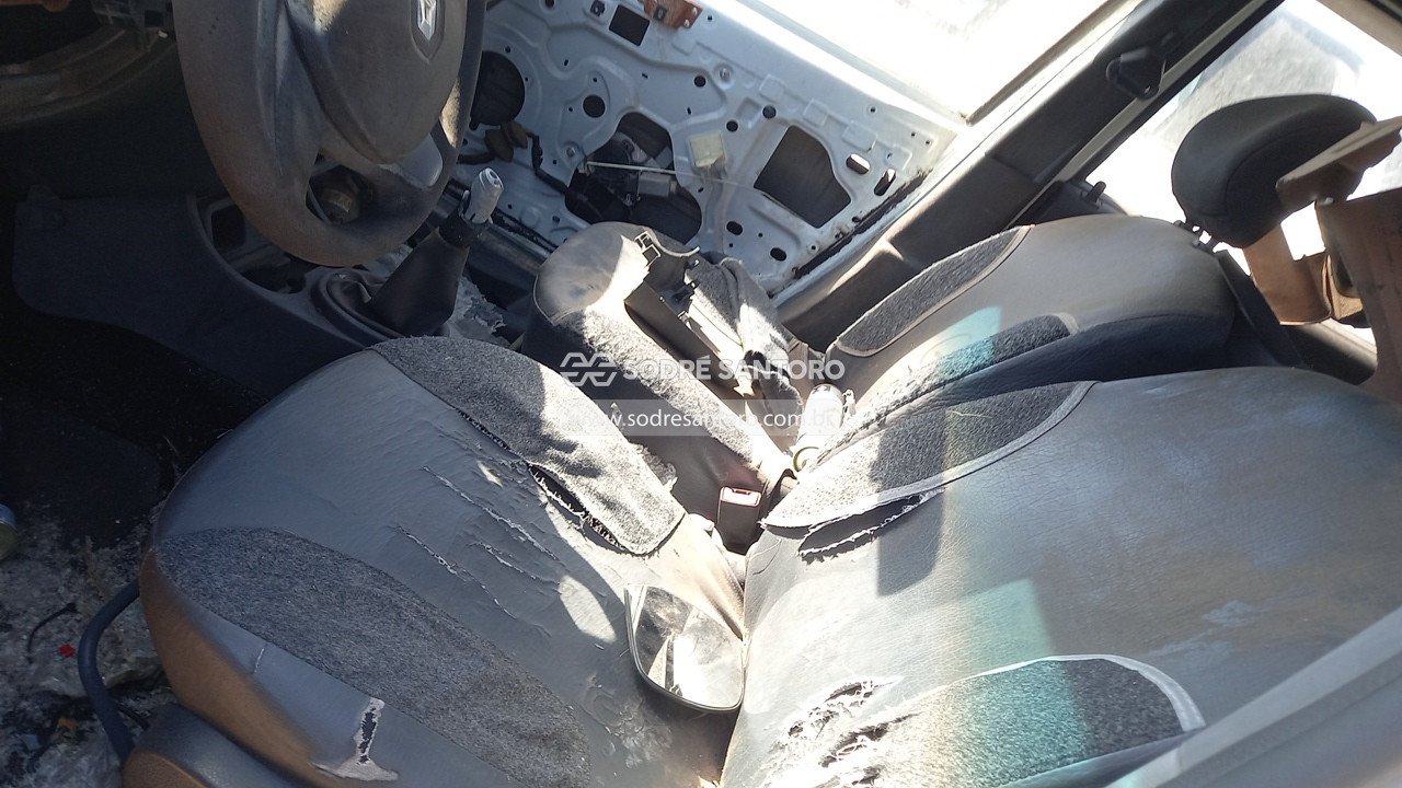 Foto 8 de 13: RENAULT - DUSTER 16 E 4X2 2015/2016